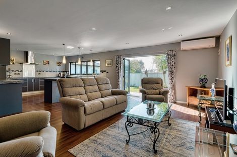 Photo of property in 21 Fairview Place, Havelock North, 4130