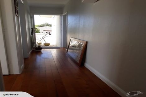 Photo of property in 1/20 Philson Terrace, Browns Bay, Auckland, 0630
