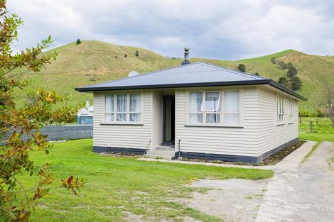 Photo of property in 43a Main Road, Te Karaka, 4022