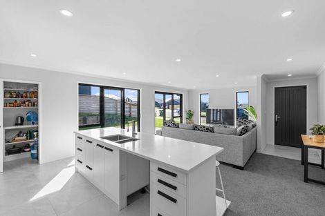 Photo of property in 4 Trevor Mcmiken Drive, Patumahoe, 2679