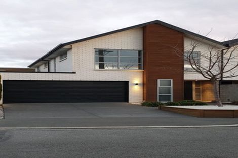 Photo of property in 142a Holly Road, St Albans, Christchurch, 8014
