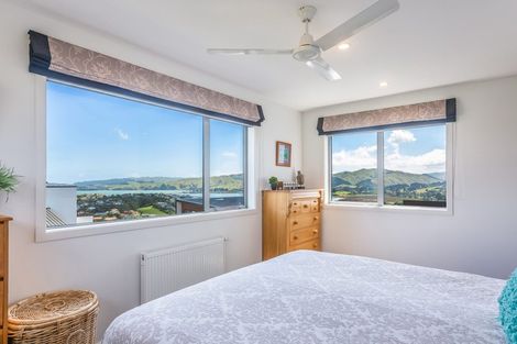 Photo of property in 127 Endeavour Drive, Whitby, Porirua, 5024