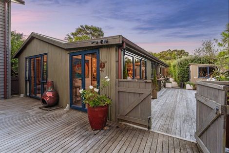 Photo of property in 893 Takatu Road, Tawharanui Peninsula, Warkworth, 0986