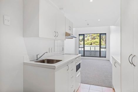 Photo of property in 5b/30 Westward Ho, Glen Eden, Auckland, 0602