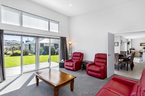 Photo of property in 242 Peka Peka Road, Peka Peka, Waikanae, 5391