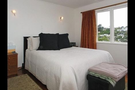 Photo of property in 139 Ruskin Road, Newlands, Wellington, 6037