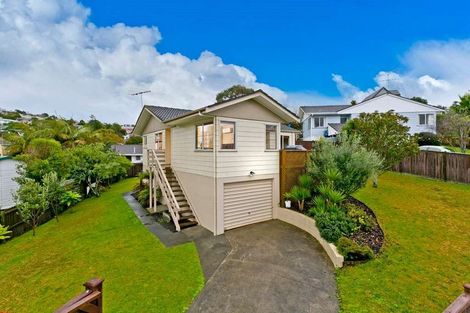 Photo of property in 4 Tetrarch Place, Totara Vale, Auckland, 0629