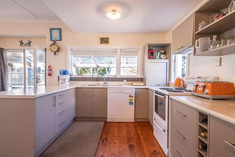 Photo of property in 81 Queen Street, Westport, 7825