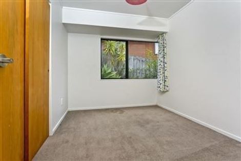 Photo of property in 10 Camilla Grove, Totara Vale, Auckland, 0629