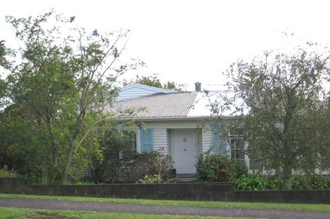 Photo of property in 14 Blacklock Avenue, Henderson, Auckland, 0612
