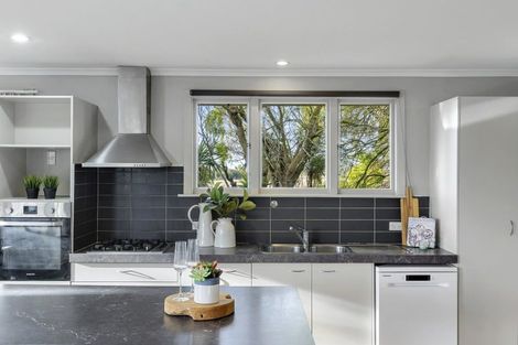 Photo of property in 19 Esk Place, Aranui, Christchurch, 8061