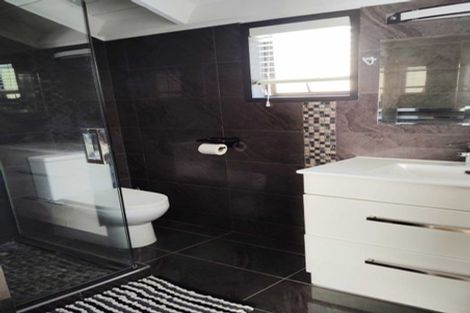 Photo of property in 1/11 Cambric Place, Botany Downs, Auckland, 2010