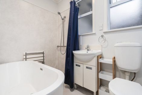 Photo of property in 9 Anson Place, Westown, New Plymouth, 4310