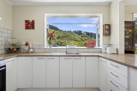 Photo of property in 15 Westhaven Drive, Tawa, Wellington, 5028
