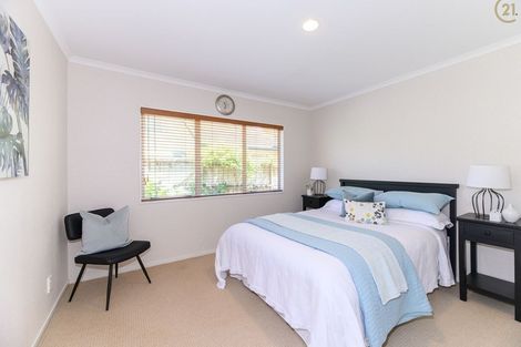 Photo of property in 28 Santa Ana Drive, Dannemora, Auckland, 2016