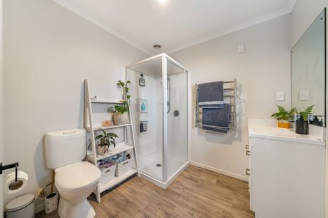 Photo of property in 23 Percy Kinsman Crescent, Riverstone Terraces, Upper Hutt, 5018