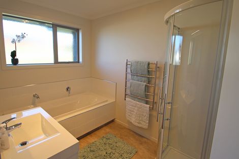 Photo of property in 32 Blue Stone Drive, Waiareka Junction, Oamaru, 9401