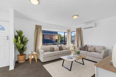 Photo of property in 17 Rosanna Place, Aranui, Christchurch, 8061