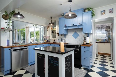 Photo of property in 30 Main Road, Havelock, 7100