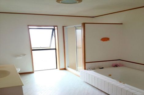 Photo of property in 1/35 Gordon Avenue, Forrest Hill, Auckland, 0620