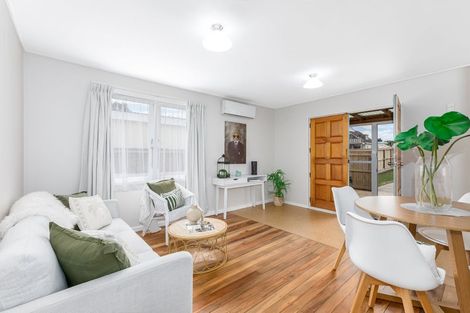 Photo of property in 10a Main Road, Titahi Bay, Porirua, 5022