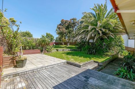 Photo of property in 2 Karoro Place, Paremata, Porirua, 5024