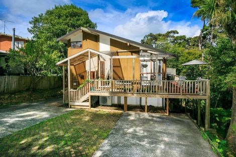 Photo of property in 1/38 Morriggia Place, Bayview, Auckland, 0629