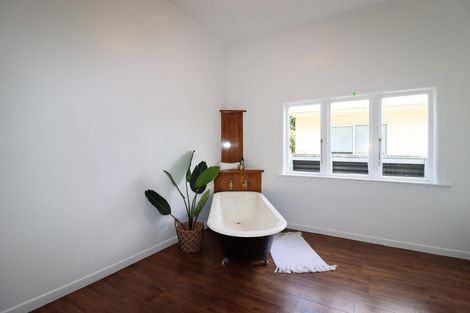 Photo of property in 276 High Street South, Carterton, 5713