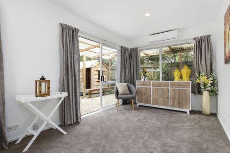 Photo of property in 2/8 Tagor Street, Glen Eden, Auckland, 0602