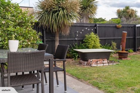 Photo of property in 154 Marine Parade, New Brighton, Christchurch, 8083