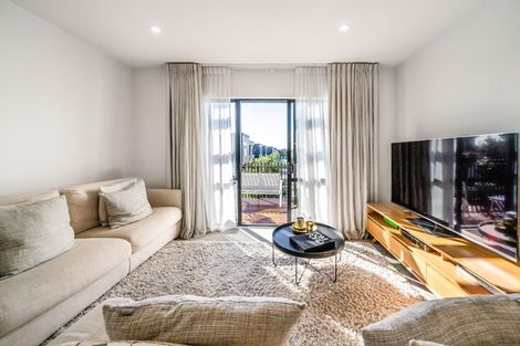 Photo of property in 4 Tahuhu Road, Mount Wellington, Auckland, 1062