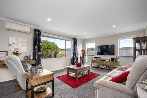 Photo of property in 12 Vantage Place, Omokoroa, 3114