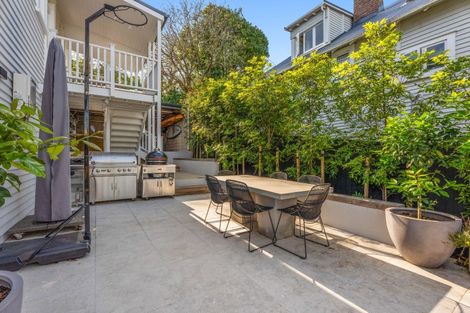 Photo of property in 19 Kerr Street, Devonport, Auckland, 0624