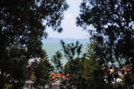 Photo of property in 1/13 Prospect Terrace, Milford, Auckland, 0620