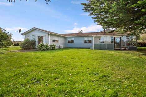 Photo of property in 35-37 Tokomaru Road, Tokomaru, Palmerston North, 4474