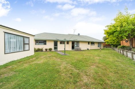 Photo of property in 3 Logan Place, Kelvin Grove, Palmerston North, 4414