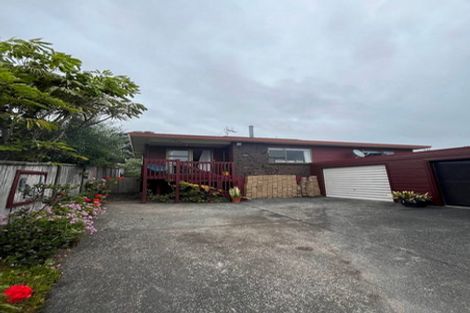 Photo of property in 2/576 Beach Road, Rothesay Bay, Auckland, 0630