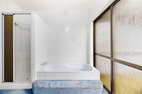 Photo of property in 56 Woodford Avenue, Henderson, Auckland, 0610