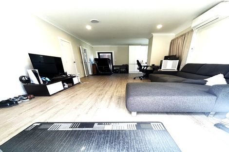Photo of property in 40d Kervil Avenue, Te Atatu Peninsula, Auckland, 0610