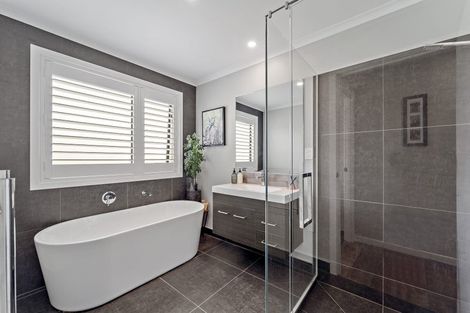 Photo of property in 39 Surf View Crescent, Red Beach, 0932