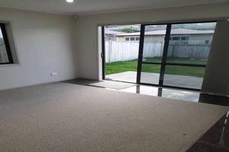 Photo of property in 14 Frederick Place, Whalers Gate, New Plymouth, 4310