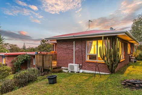 Photo of property in 2/42 Hogans Road, Glenfield, Auckland, 0629