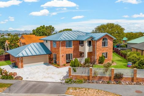 Photo of property in 19 Courtfield Close, Parklands, Christchurch, 8083