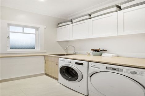 Photo of property in 69 Pine Street, Mount Eden, Auckland, 1041