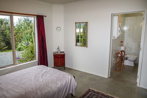 Photo of property in 257 Metcalfe Road, Matakohe, 0593