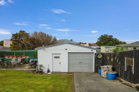 Photo of property in 31 Cross Street, Castlecliff, Whanganui, 4501