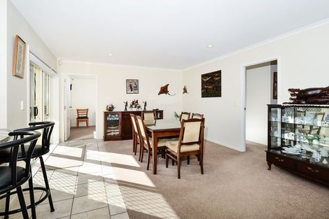 Photo of property in 10 Freestone Place, Henderson, Auckland, 0612