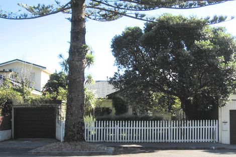 Photo of property in 212 Muritai Road, Eastbourne, Lower Hutt, 5013