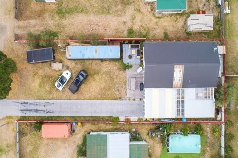 Photo of property in 217 Ocean Road, Whangamata, 3620