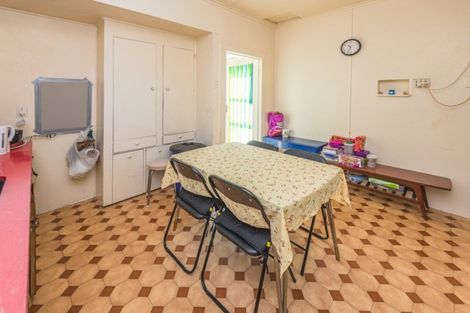 Photo of property in 100 Gonville Avenue, Gonville, Whanganui, 4501